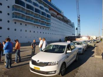 Ξενάγηση τουριστών με ταξί στην Καλαμάτα