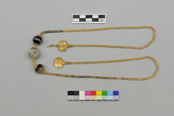 Πολεμιστής ή ιερέας ο νεκρός στον Εγκλιανό