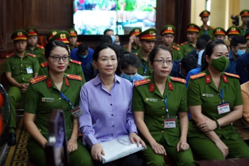 Βιετνάμ: Καταδικάστηκε σε θάνατο για μια από τις μεγαλύτερες τραπεζικές απάτες παγκοσμίως