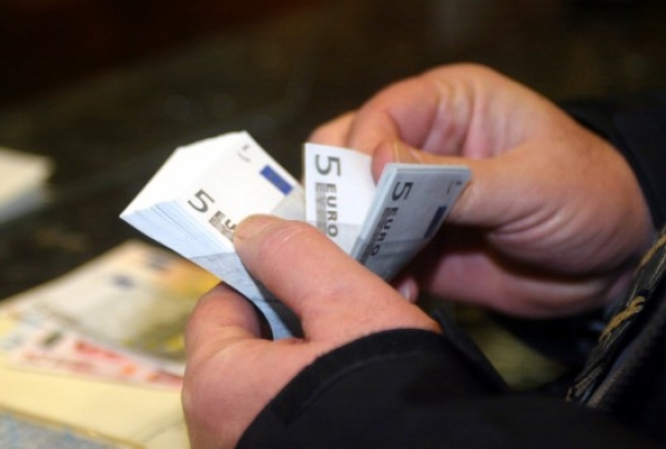 "Κούρεμα" δανείων από τις τράπεζες προτείνουν στελέχη της ΟΤΟΕ