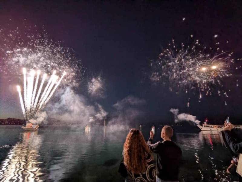 Εντυπωσίασε η “Βαρκαρόλα το βράδυ των ευχών” στην Κορώνη
