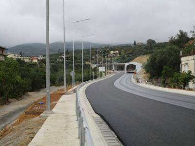 Η νοοτροπία της κορδέλας καθυστερεί τον περιφερειακό της Καλαμάτας