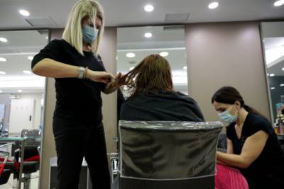 Γεωργιάδης: "Το SMS των 2 ωρών δεν ισχύει για κομμωτήρια- Πότε θα επιτραπούν οι υπόλοιπες δραστηριότητες" (βίντεο)