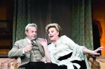 Η ηθοποιός Ολγα Πολίτου στην "Ε": "Η τέχνη είναι μια αέναη διαδικασία"