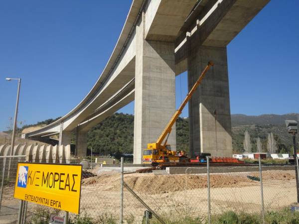 Σύσκεψη στο Υποδομών για τους δρόμους της Μεσσηνίας