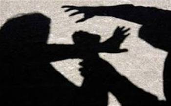 Τον έδειρε γιατί δεν έκανε στην άκρη να τον προσπεράσει