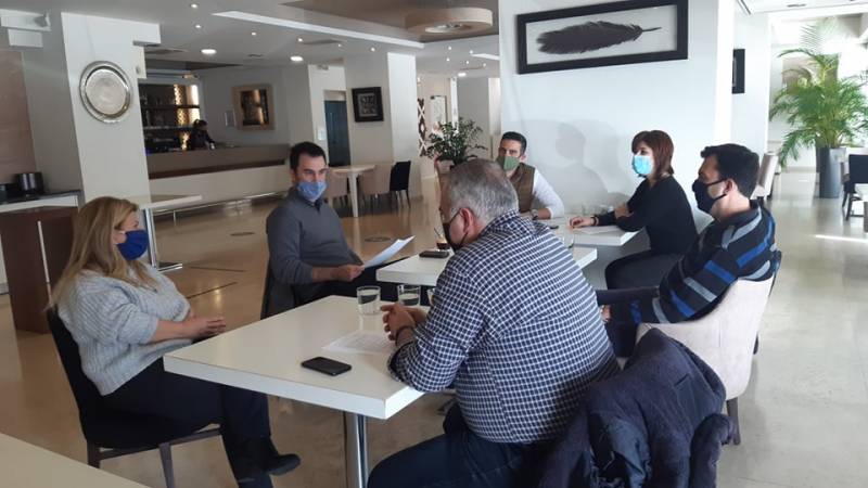 Συνάντηση με Χαρίτση: Σε απόγνωση οι εργαζόμενοι στις τουριστικές επιχειρήσεις