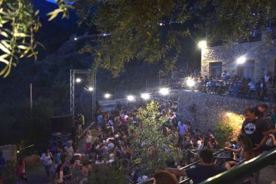 Αφιέρωμα στο Leonard Cohen στο “Art Farm Μαρίνη” στη Μεγάλη Μαντίνεια