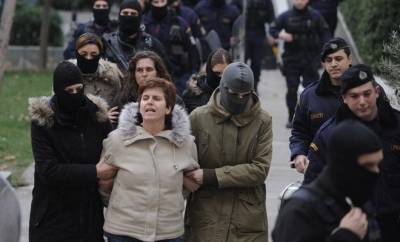 Αρνείται κάθε σχέση με τον 29χρονο βομβιστή του Παπαδήμου η Ρούπα