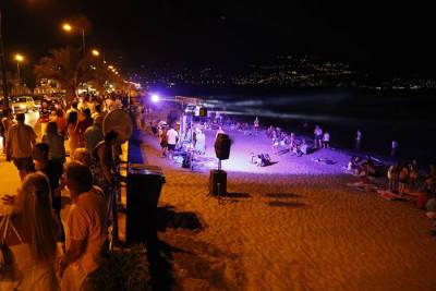 Γαλάζια Νύχτα: Νυχτερινό μπάνιο και γλέντι απόψε στην Καλαμάτα