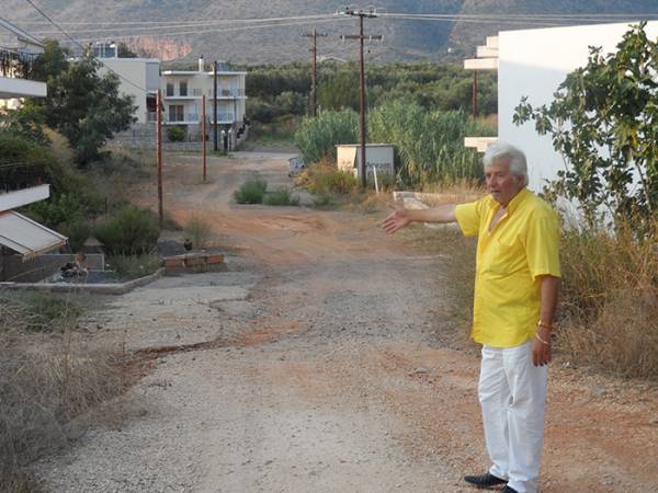 Μέσα στη σκόνη και τη λάσπη το Φραγκοπήγαδο (φωτογραφίες)