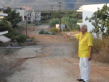 Μέσα στη σκόνη και τη λάσπη το Φραγκοπήγαδο (φωτογραφίες)