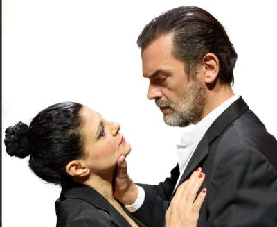 Ο Κωνσταντίνος Καζάκος στην “Ε”: «Το έργο μάς βοηθά να έχουμε τις κεραίες μας ανοιχτές»