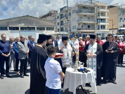 Καλαμάτα: Τρισάγιο στη μνήμη των θυμάτων του ναυαγίου στην Πύλο (Βίντεο)