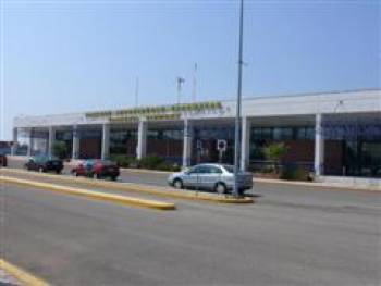 Συνάντηση Νίκα - Μανδηλάρη για το αεροδρόμιο Καλαμάτας