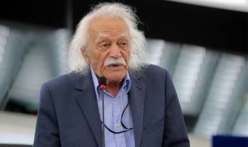 Γλέζος: Η κυβέρνηση να τηρήσει τις προεκλογικές της δεσμεύσεις