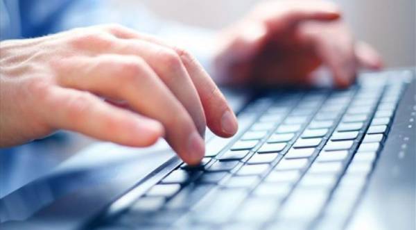 Συμπαράσταση στο ΕΠΑΛ Κυπαρισσίας για το κλείσιμο τμήματος Πληροφορικής