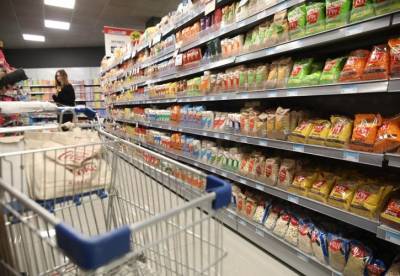 Οι «πολυεπίπεδες» τιμές των πολυεθνικών στα ελληνικά ράφια