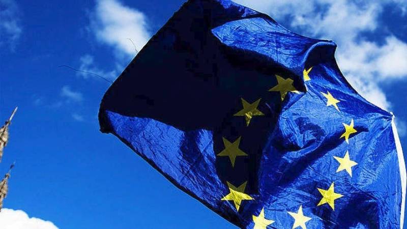 Κομισιόν: Νέοι κανόνες για ταχύτερη και ασφαλέστερη μεταφορά χρημάτων