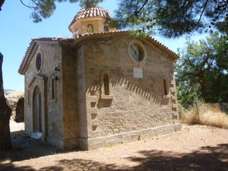 Εσπερινός στο εκκλησάκι του Κάστρου της Καλαμάτας