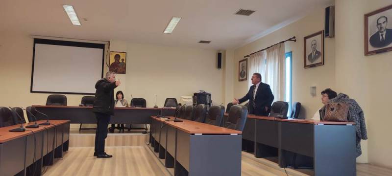 Ποδαρικό με εντάσεις για τη Δημοτική Επιτροπή στην Τριφυλίας