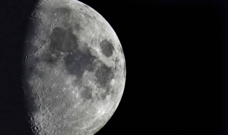 Στη σκοτεινή πλευρά του φεγγαριού θα πέσει σήμερα το μεσημέρι κομμάτι παλαιού πυραύλου