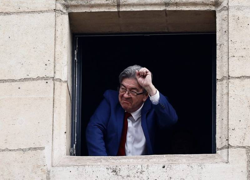 Γαλλία: Ο Μελανσόν ανακοίνωσε υποψηφιότητα για τις προεδρικές εκλογές του 2027