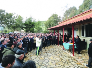 Πρόσχημα αναβολής της συζήτησης για το λιγνιτωρυχείο: Καύσωνας Σαμαρά "έκαψε" τον Τατούλη