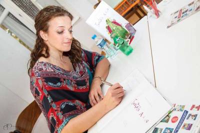 Η Μεσσήνια συγγραφέας Τζ. Κουτσοδημητροπούλου στην “Ε”: Στόχος να χαμογελούν και να αισιοδοξούν τα πιτσιρίκια