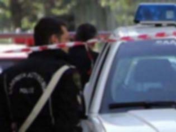 Τσιγγάνοι τράκαραν με το περιπολικό που τους κυνηγούσε