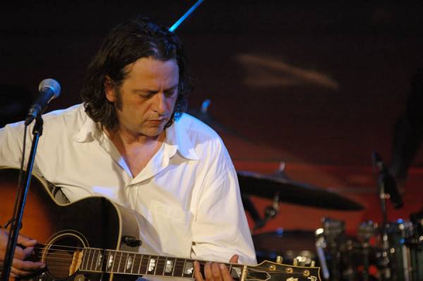 Δ. Ζερβουδάκης στην "Ε": “Αναμένω το επόμενο ραντεβού μας στις φωτισμένες πλατείες”