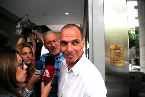 Βαρουφάκης: "Αν επικρατήσει το ΝΑΙ δεν θα είμαι υπουργός Οικονομικών τη Δευτέρα το βράδυ"