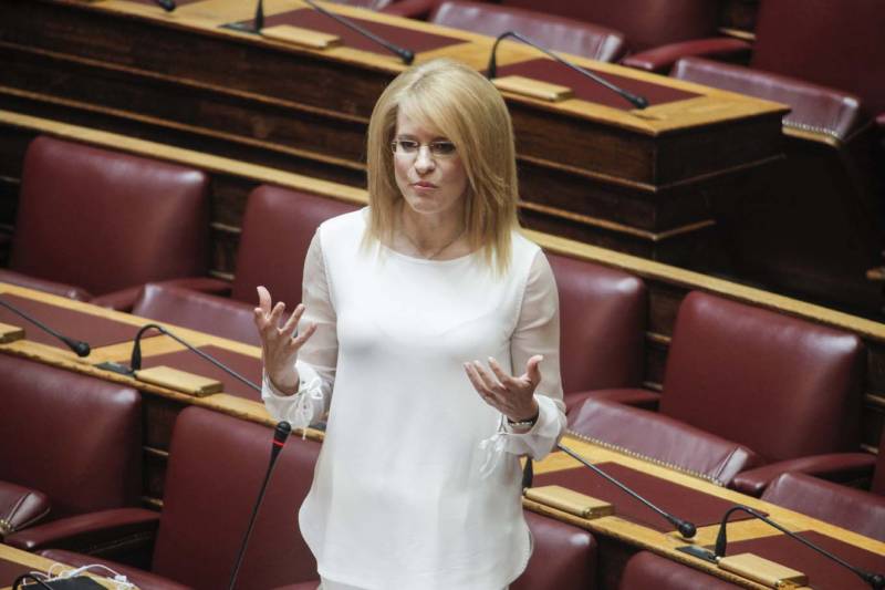 Τζάκρη: &quot;Show από μια χούφτα Χρυσαυγίτες και προβεβλημένα στελέχη της ΝΔ στα Γιαννιτσά&quot;