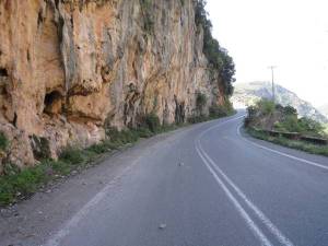 "Εβρεξε" πέτρες στην εθνική Καλαμάτα - Σπάρτη