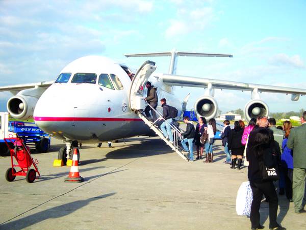 Ερώτηση για την ιδιωτικοποίηση των αεροδρομίων από τη Λαϊκή Ενότητα