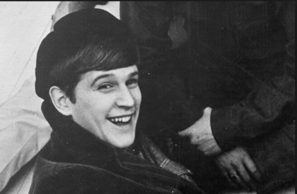 Πέθανε ο τραγουδιστής της επιτυχίας "Louie Louie" Τζακ Έλι (βίντεο)