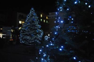 Φωταγώγηση χριστουγεννιάτικου δέντρου στη Μεγαλόπολη