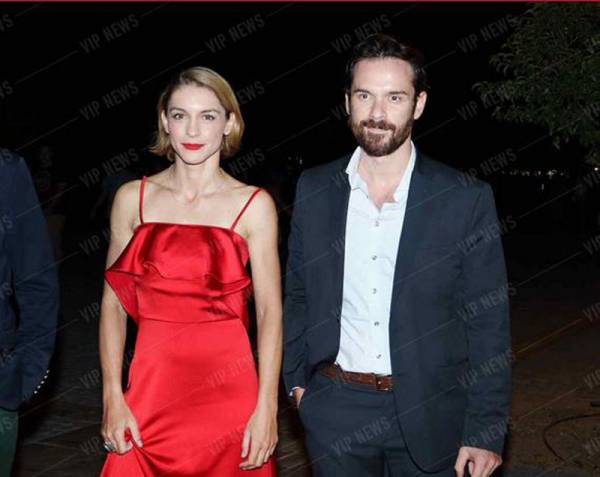 Η Γιούλικα Σκαφιδά στο “Κόκκινο νυφικό”