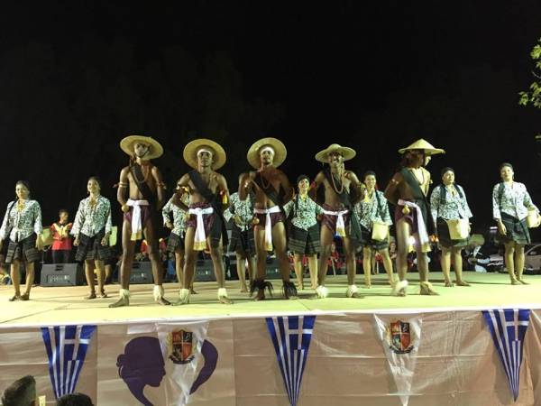 Θερμό χειροκρότημα για τα χορευτικά συγκροτήματα στις «Κυπαρισσιακές Ηλιαχτίδες»