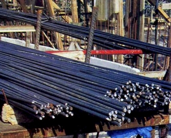 "Κυνηγοί μετάλλων" στα εργοτάξια του "Μορέα"