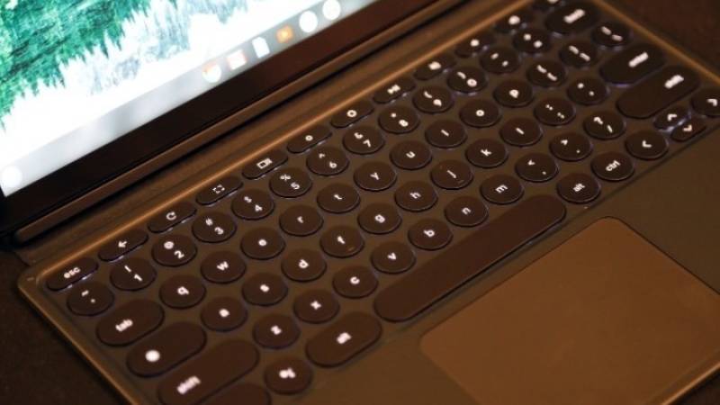 Αναζητούσε διαδικτυακά σχέσεις με ψεύτικο προφίλ και φωτογραφίες άλλης γυναίκας