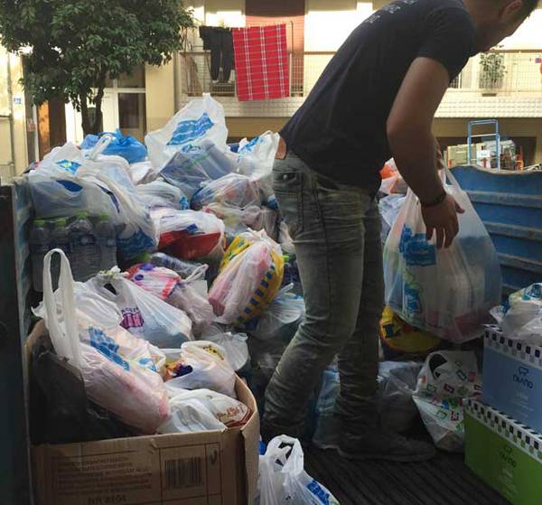 Βοήθεια για τους πρόσφυγες από τις γυναίκες της Κυπαρισσίας