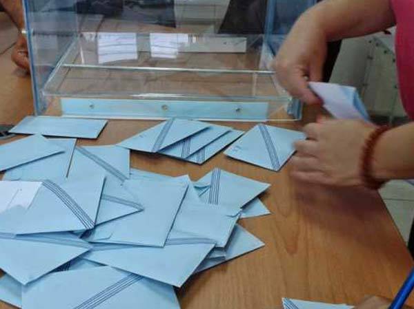 Παζάρια για τον νέο εκλογικό νόμο στην αυτοδιοίκηση