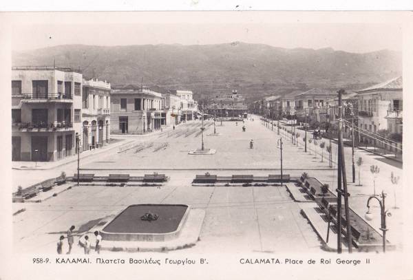 Μια παλιά εικόνα της πλατείας