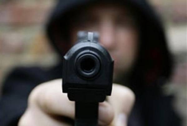 Τραυμάτισαν 62χρονη με πυροβόλο όπλο