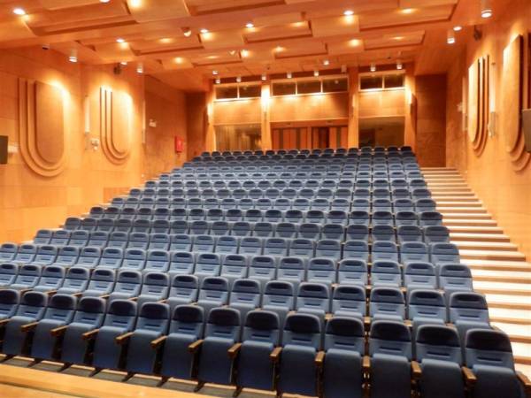 Το αμφιθέατρο του Εργατικού Κέντρου στον Δήμο Καλαμάτας