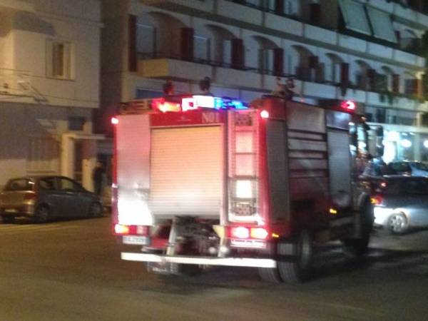 Φωτιά σε διαμέρισμα Φαρών και Βασιλέως Γεωργίου