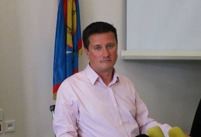 Ο Δήμος Καλαμάτας απειλεί με πρόστιμα, όσους δεν έχουν άδεια κοινόχρηστου χώρου