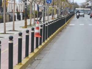 Κολονάκι με… καπέλο