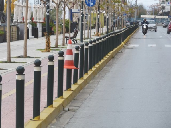 Κολονάκι με… καπέλο